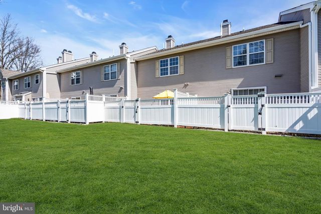 189 SHREWSBURY CT, Pennington, NJ 08534