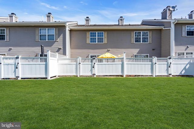 189 SHREWSBURY CT, Pennington, NJ 08534