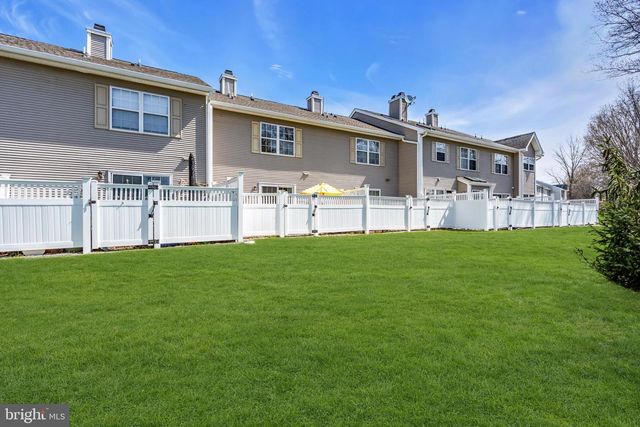 189 SHREWSBURY CT, Pennington, NJ 08534