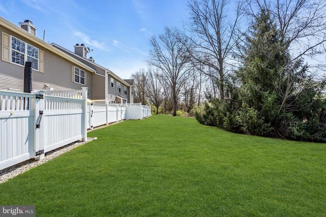 189 SHREWSBURY CT, Pennington, NJ 08534