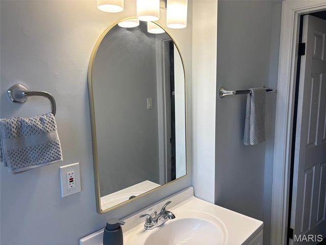 2555 Telegraph Road, Mehlville, MO 63125