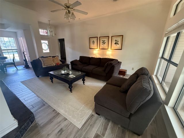 521 Post Oak Road, Grapevine, TX 76051