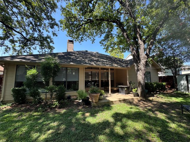 521 Post Oak Road, Grapevine, TX 76051