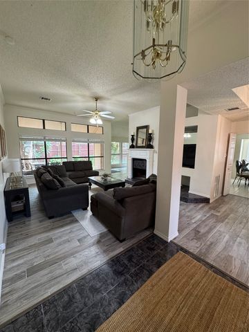 521 Post Oak Road, Grapevine, TX 76051