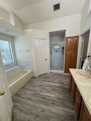 521 Post Oak Road, Grapevine, TX 76051