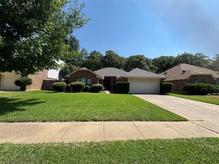 521 Post Oak Road, Grapevine, TX 76051