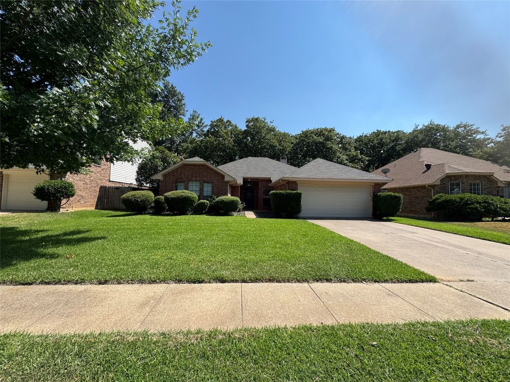521 Post Oak Road, Grapevine, TX 76051