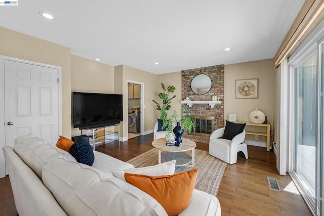 43583 Southerland Way, Fremont, CA 94539