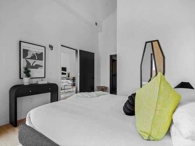 22 High Street PH13, Boston, MA 02122