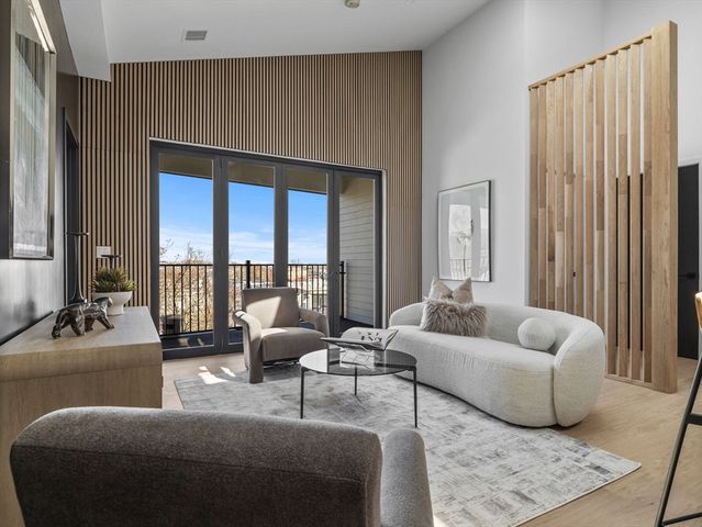 22 High Street PH13, Boston, MA 02122