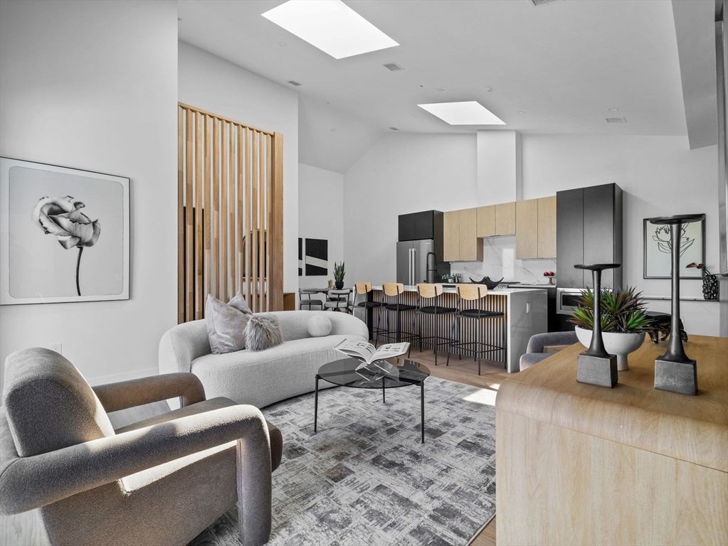 22 High Street PH13, Boston, MA 02122