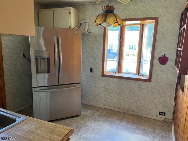 55 Long Hill Dr, Clifton City, NJ 07013