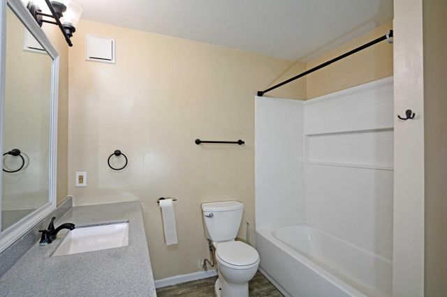 2076 Pathways Drive 1, Saint Paul, MN 55119