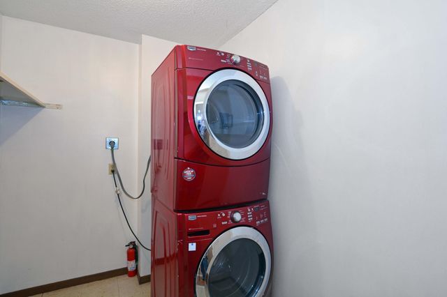 2076 Pathways Drive 1, Saint Paul, MN 55119