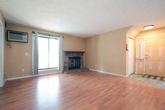 2076 Pathways Drive 1, Saint Paul, MN 55119