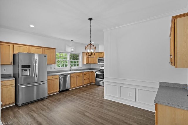 300 Ridge Drive, Lexington, NC 27295