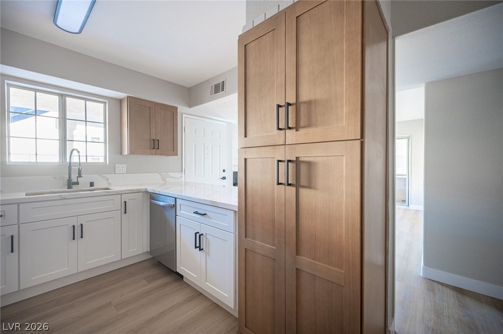 Image 2 of property listing at 2725 South Nellis Boulevard 1169, Las Vegas, NV 89121