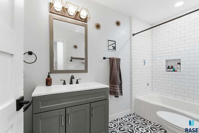 117 N Covell Ave Avenue, Sioux Falls, SD 57104