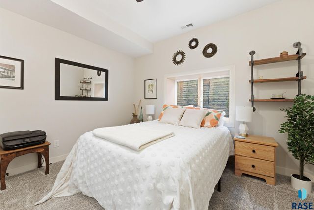 117 N Covell Ave Avenue, Sioux Falls, SD 57104