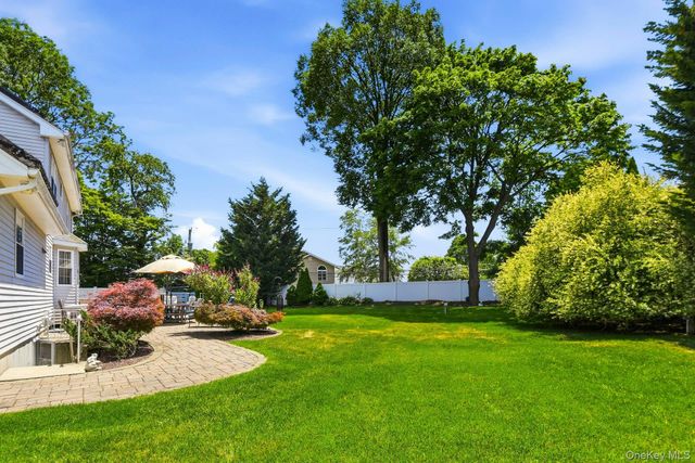 35 Dennis Lane, Bethpage, NY 11714