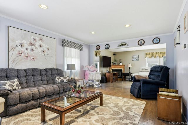 35 Dennis Lane, Bethpage, NY 11714