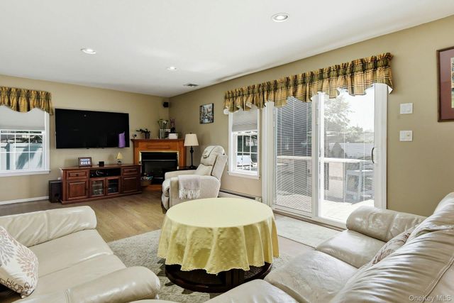 35 Dennis Lane, Bethpage, NY 11714