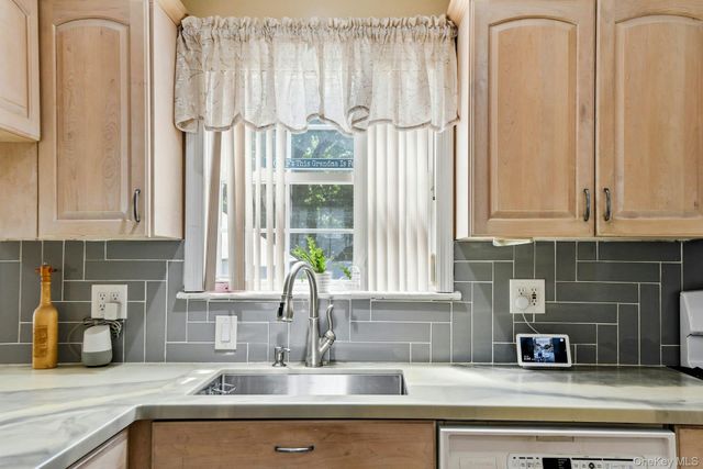 35 Dennis Lane, Bethpage, NY 11714