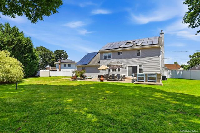 35 Dennis Lane, Bethpage, NY 11714