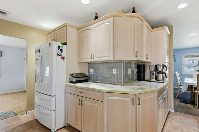 35 Dennis Lane, Bethpage, NY 11714