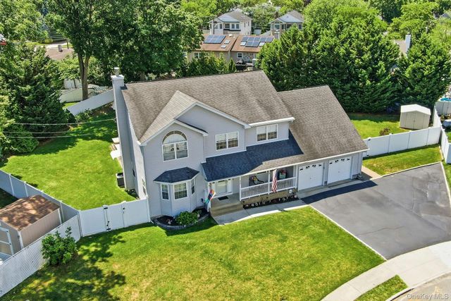 35 Dennis Lane, Bethpage, NY 11714