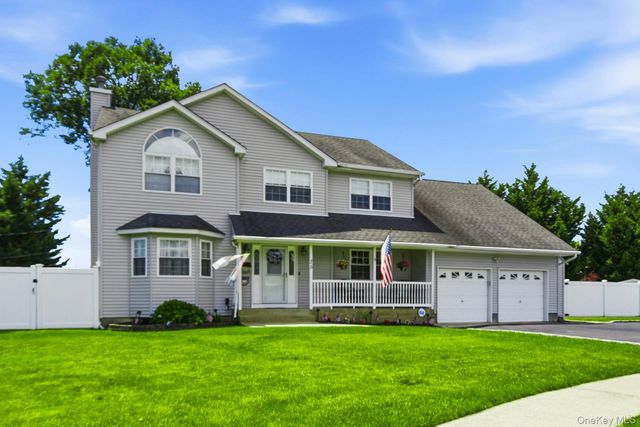35 Dennis Lane, Bethpage, NY 11714