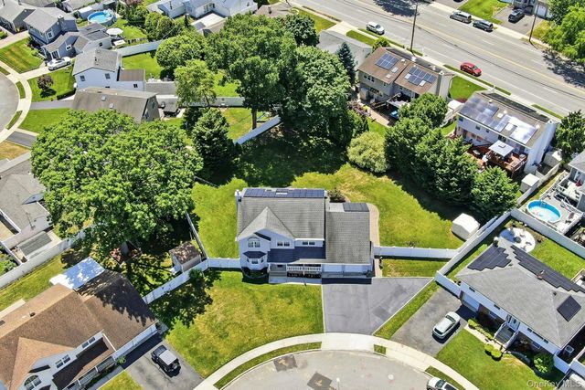 35 Dennis Lane, Bethpage, NY 11714