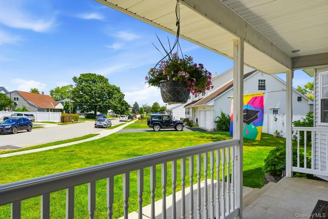 35 Dennis Lane, Bethpage, NY 11714