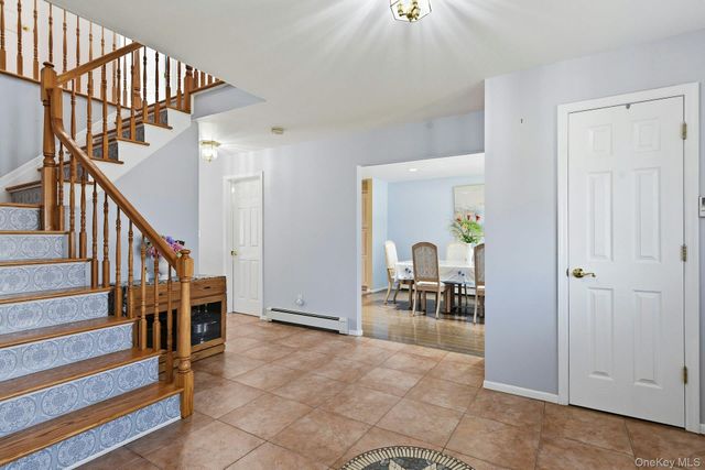 35 Dennis Lane, Bethpage, NY 11714