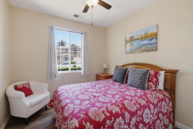 866 Yosemite Dr, Chula Vista, CA 91914