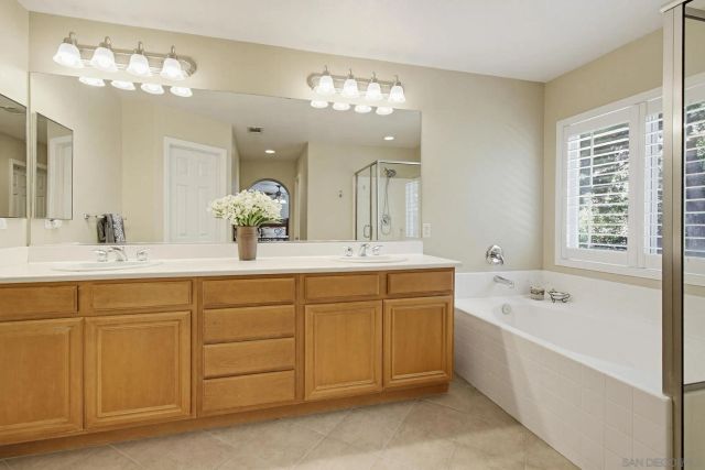 866 Yosemite Dr, Chula Vista, CA 91914