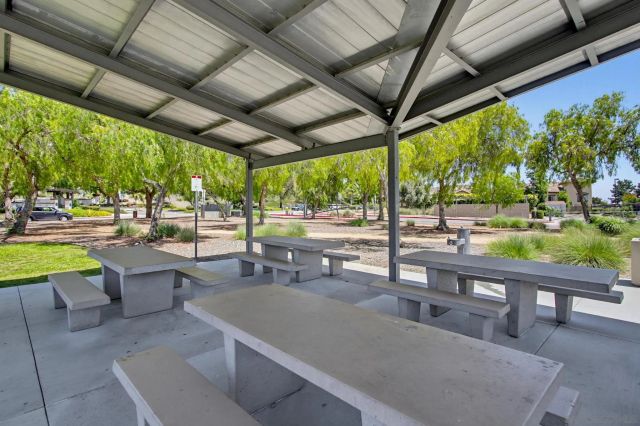 866 Yosemite Dr, Chula Vista, CA 91914