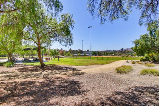 866 Yosemite Dr, Chula Vista, CA 91914