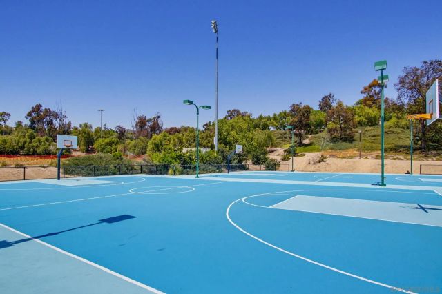 866 Yosemite Dr, Chula Vista, CA 91914