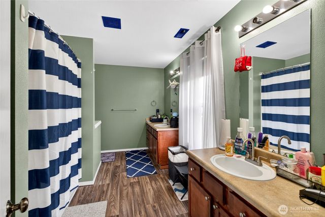 9511 186th St Ct E, Puyallup, WA 98375