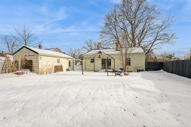1426 E CALUMET STREET, Appleton, WI 54915