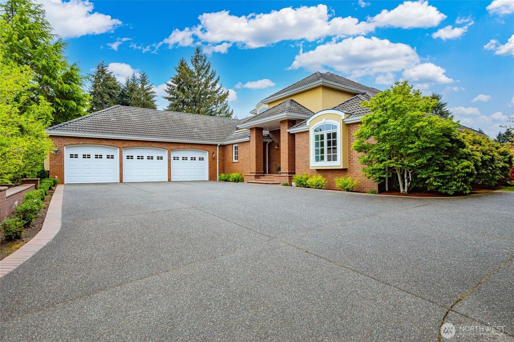 6125 Troon Lane SE, Olympia, WA 98501