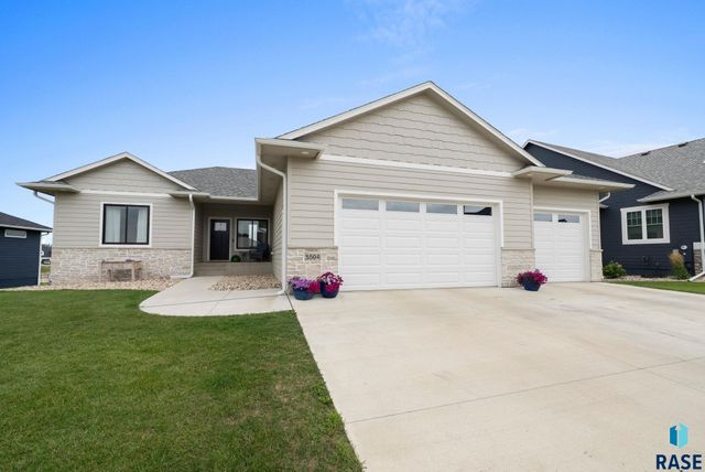 5504 E Daybreak Cir Circle, Sioux Falls, SD 57110