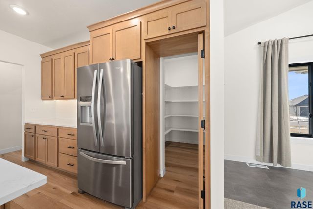 5504 E Daybreak Cir Circle, Sioux Falls, SD 57110