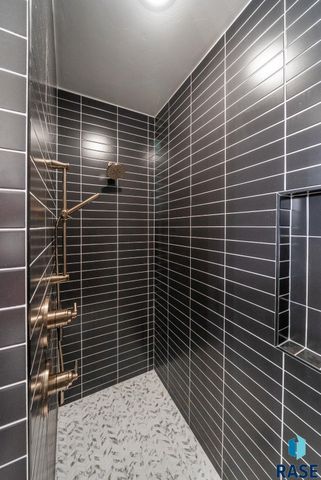 5504 E Daybreak Cir Circle, Sioux Falls, SD 57110