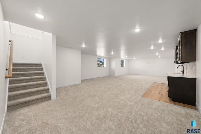 5504 E Daybreak Cir Circle, Sioux Falls, SD 57110