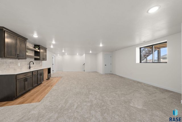 5504 E Daybreak Cir Circle, Sioux Falls, SD 57110