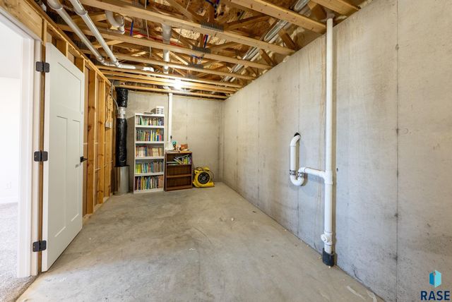 5504 E Daybreak Cir Circle, Sioux Falls, SD 57110