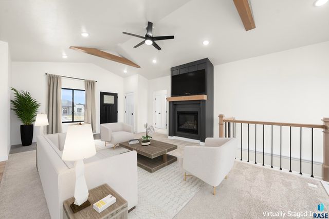 5504 E Daybreak Cir Circle, Sioux Falls, SD 57110