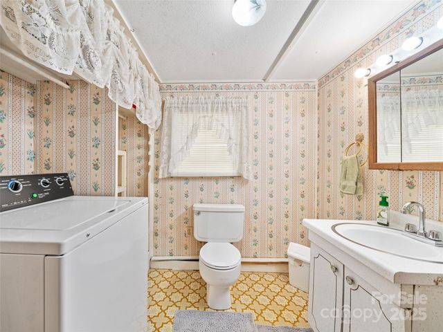 2850 Henson Creek Road, Newland, NC 28657